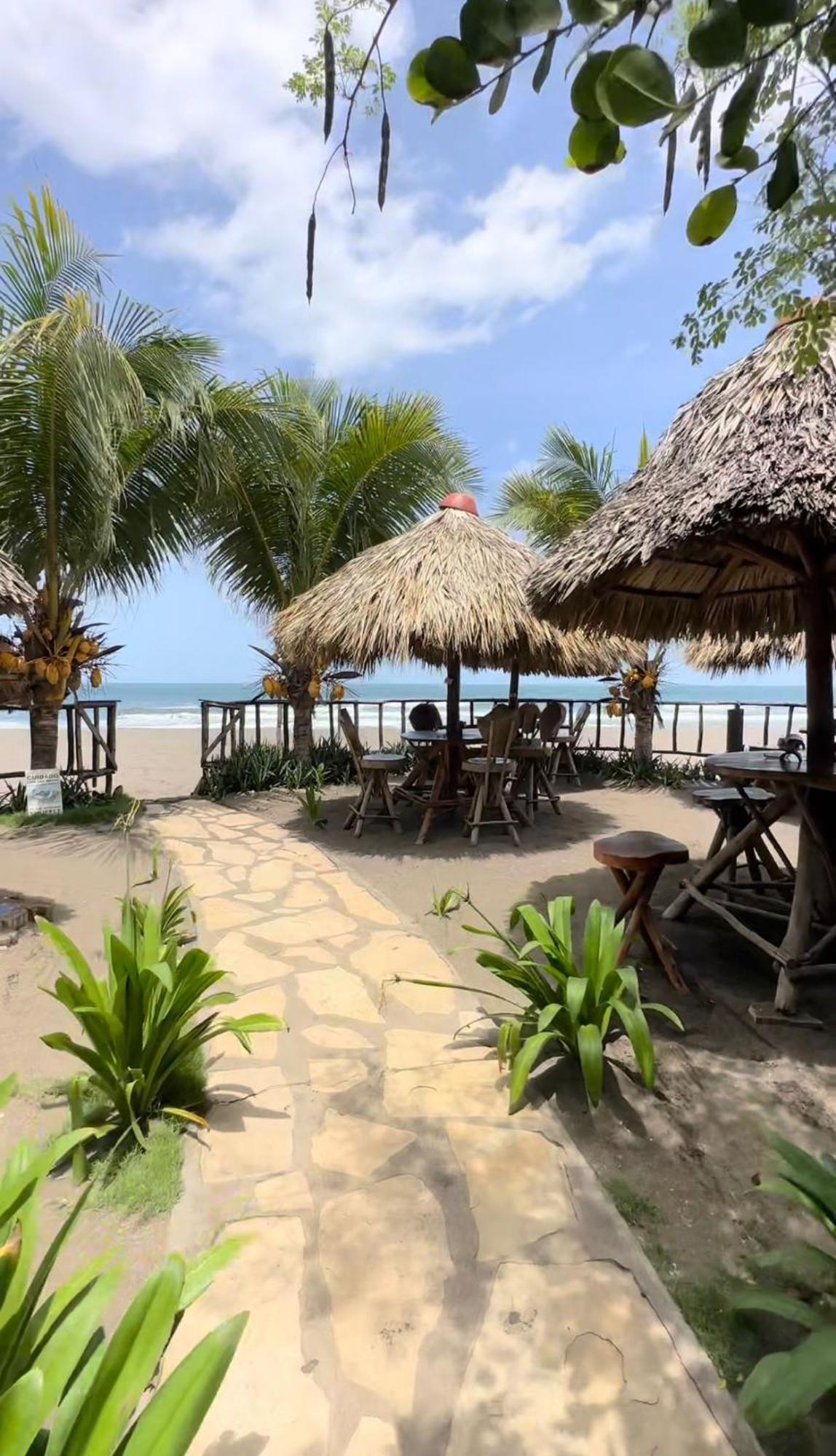 Mano A Mano Eco Hostal ลาส เปนีตาส ภายนอก รูปภาพ