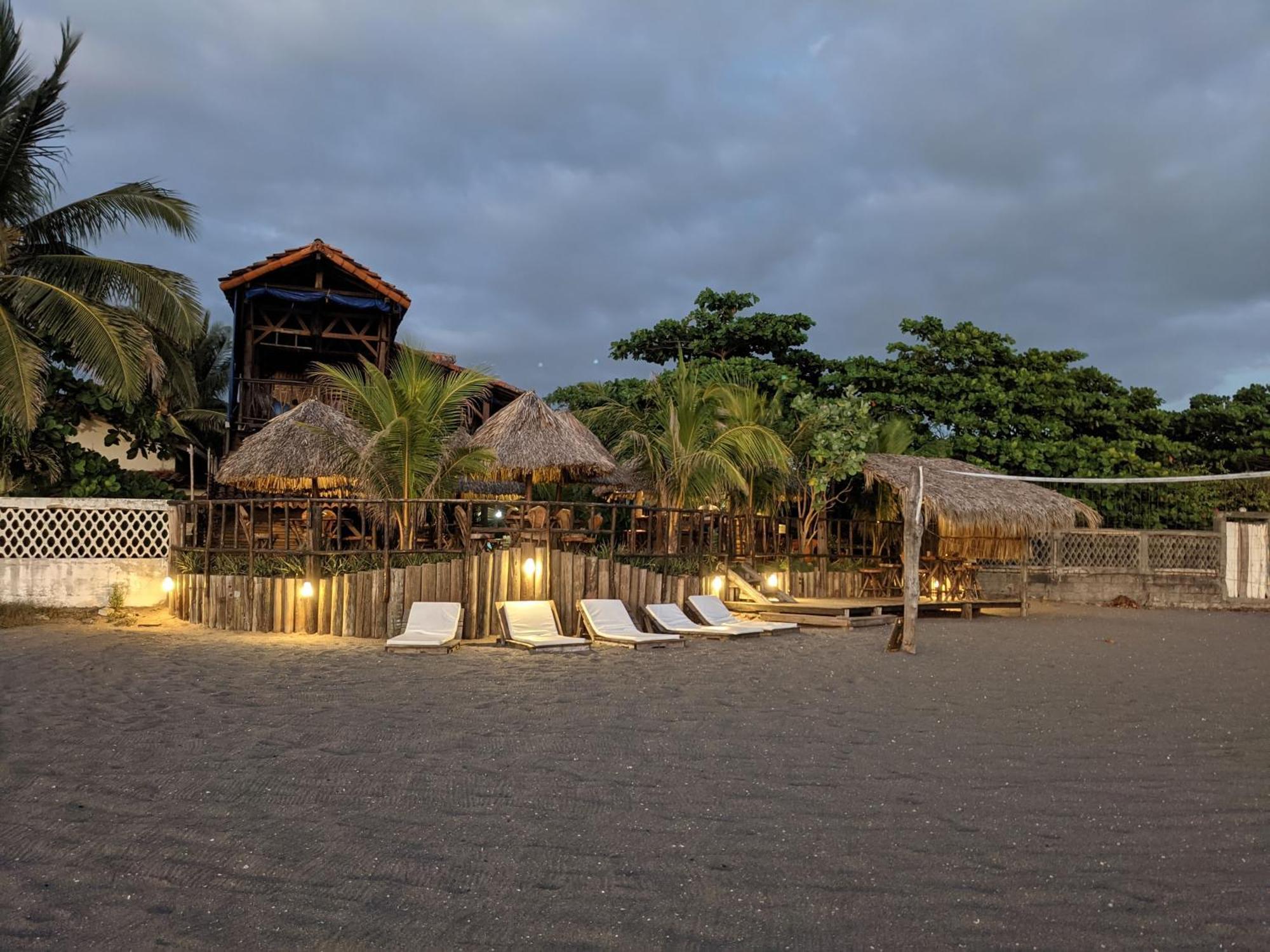 Mano A Mano Eco Hostal ลาส เปนีตาส ภายนอก รูปภาพ