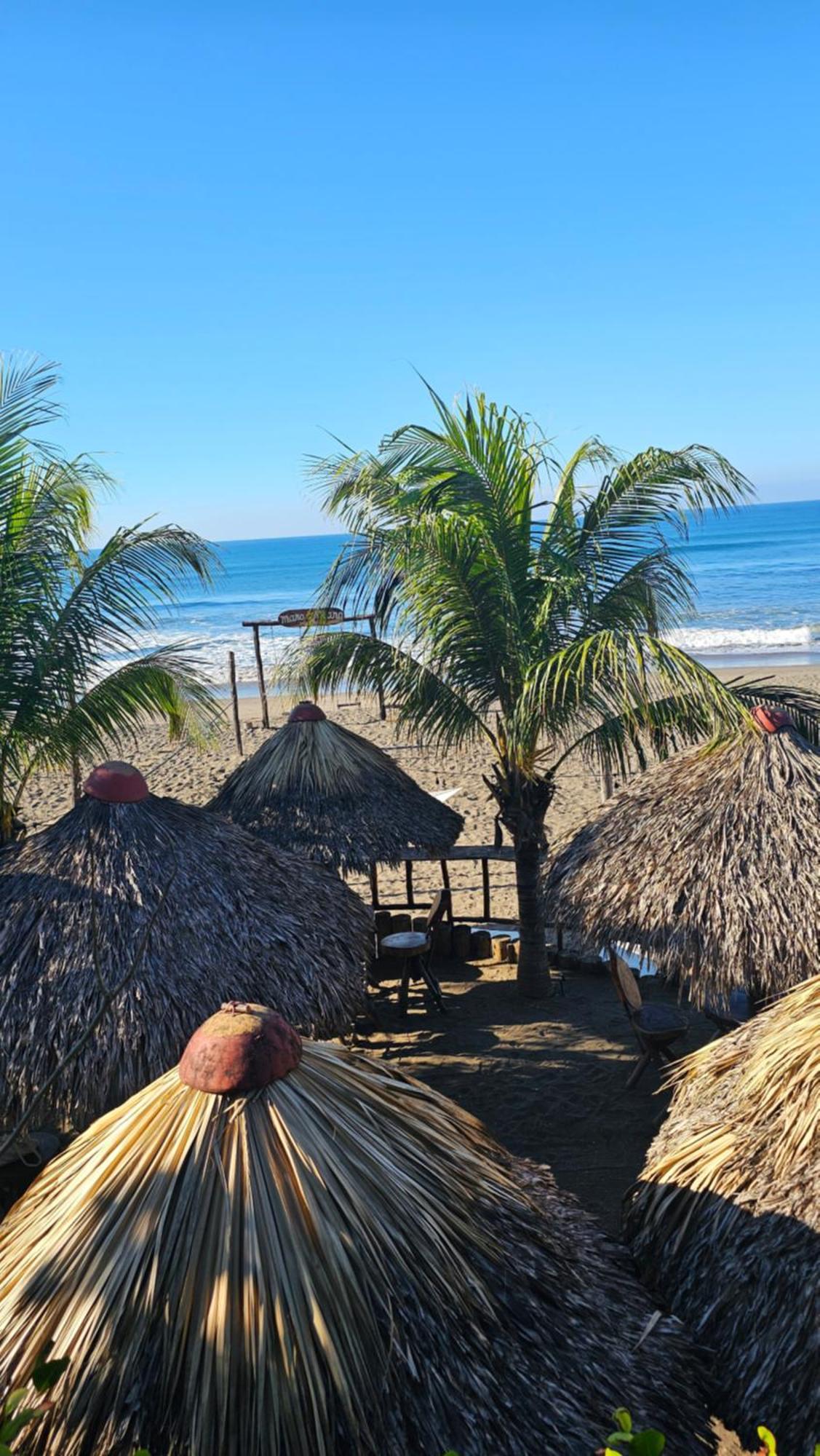 Mano A Mano Eco Hostal ลาส เปนีตาส ภายนอก รูปภาพ