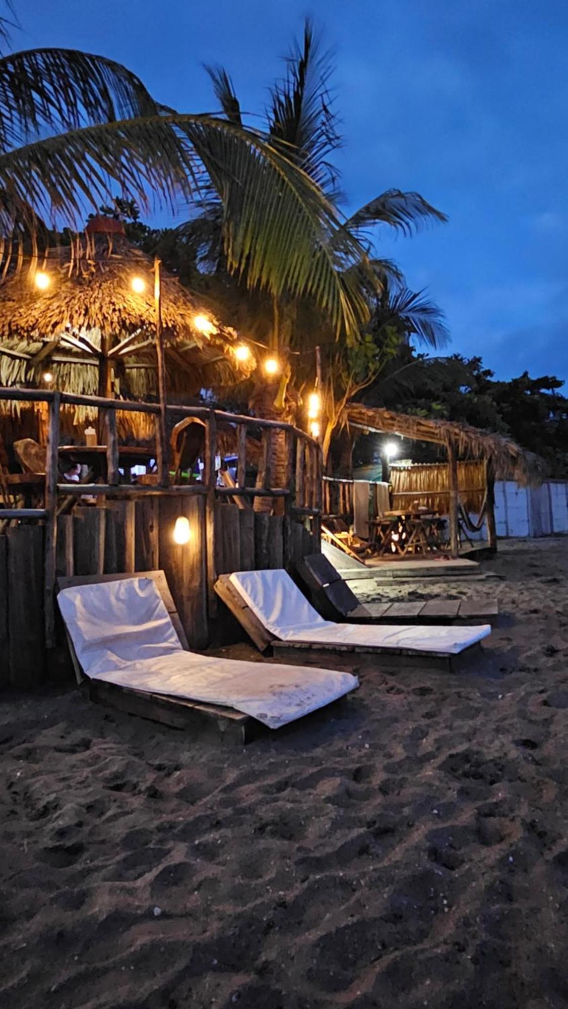 Mano A Mano Eco Hostal ลาส เปนีตาส ภายนอก รูปภาพ
