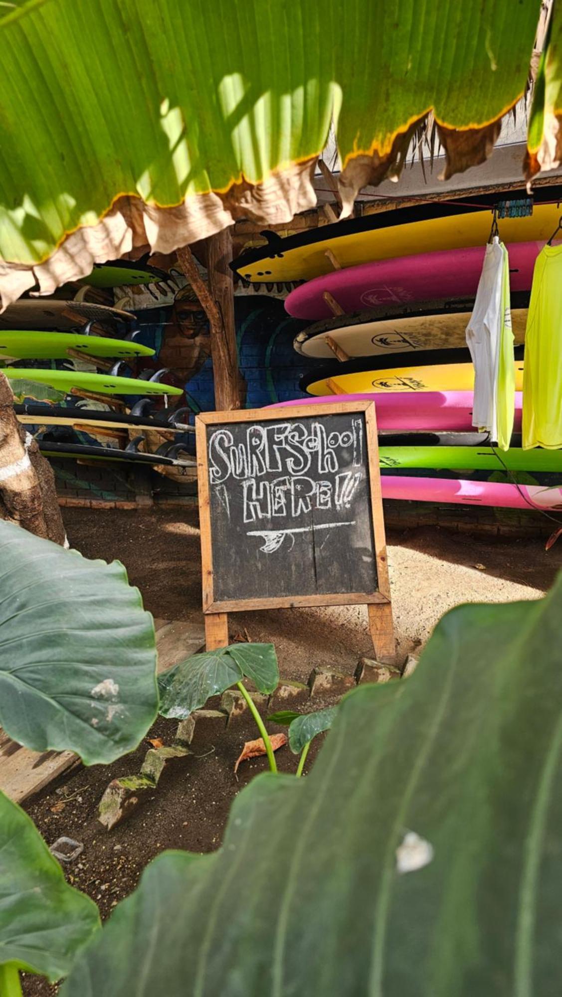 Mano A Mano Eco Hostal ลาส เปนีตาส ภายนอก รูปภาพ